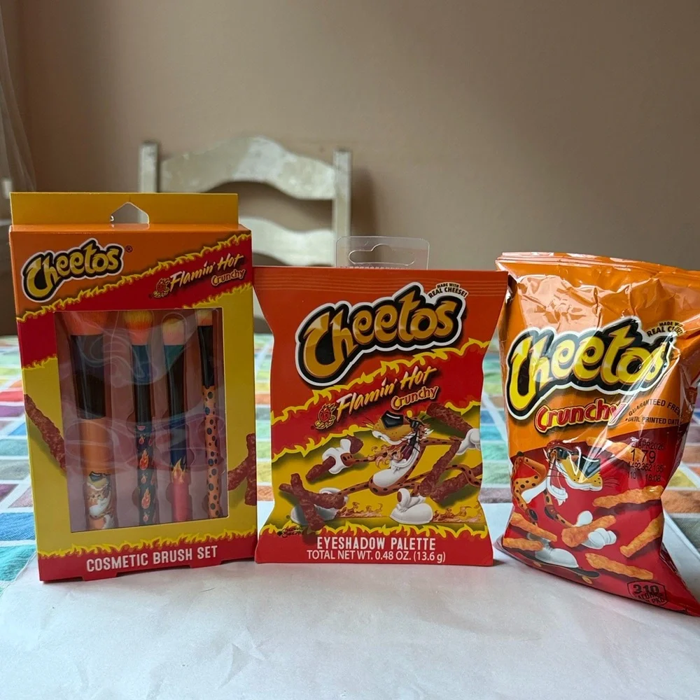 🔥🧀🔥 CHEETOS FLAMIN’ HOT MAKEUP BUNDLE 🔥🧀🔥NWT 🔥🧀🔥